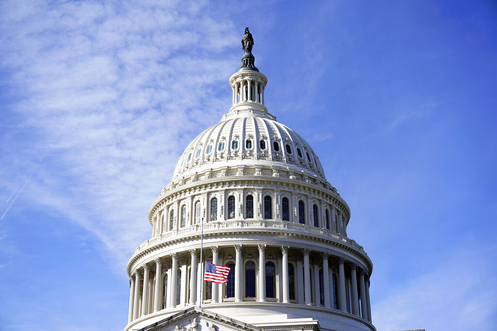 مجلس النواب الأمريكي يمرر مشروع قانون شامل لرفع سن شراء البنادق الهجومية إلى 21 عاما