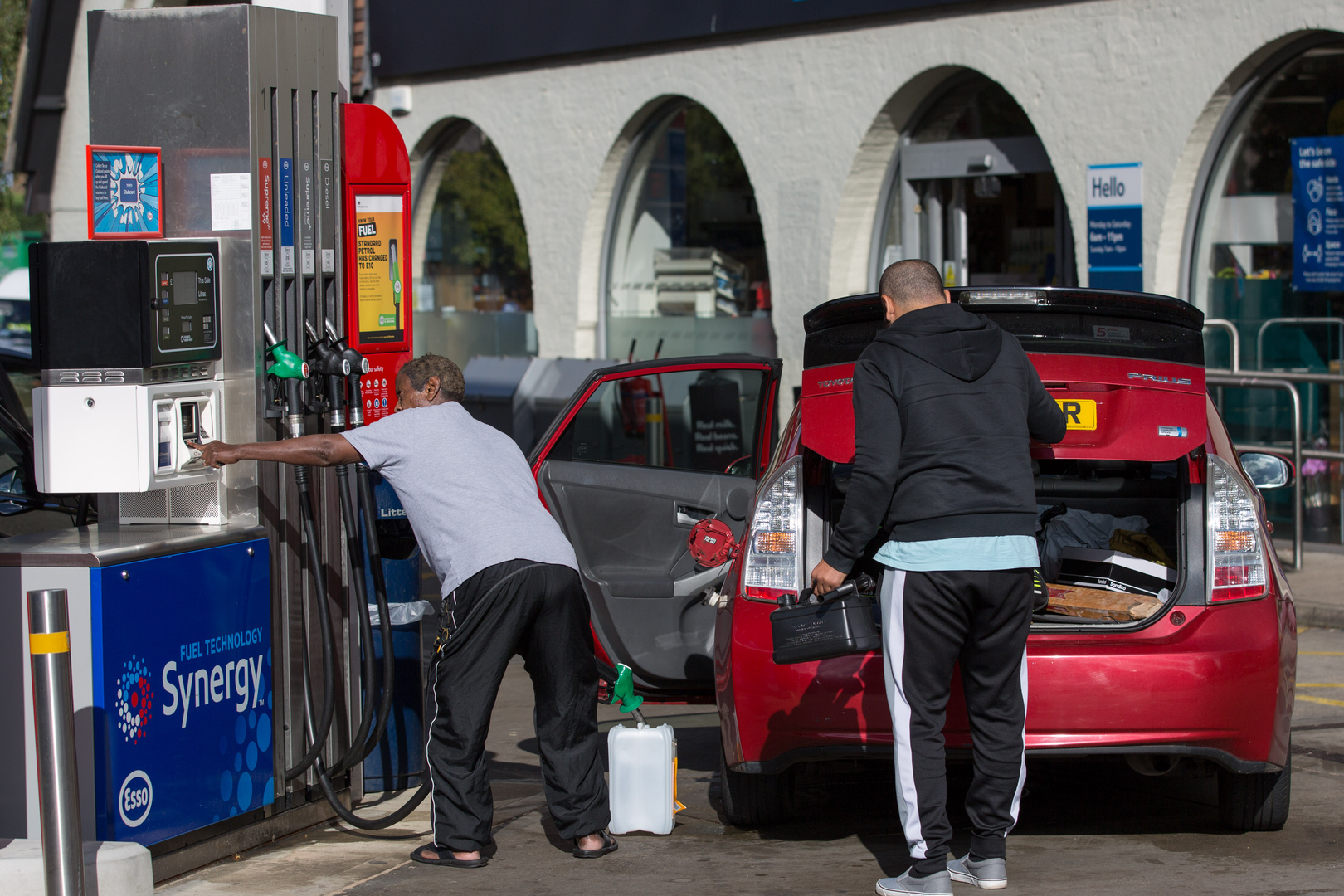 ارتفاع حاد لأسعار البنزين في المملكة المتحدة