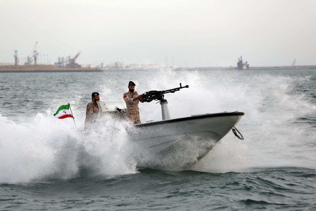 الحرس الثوري الإيراني يدعو دول الخليج إلى عدم إقامة علاقات مع إسرائيل منعا لـ