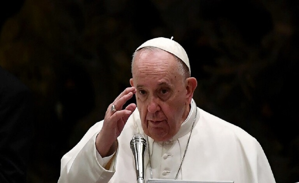 البابا ينصح بالامتناع عن العلاقات الجنسية قبل الزواج ويسمح بالطلاق
