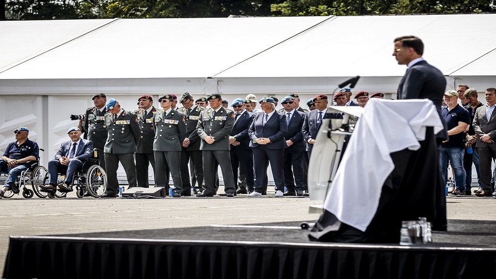 رئيس وزراء هولندا يعتذر لجنود بلاده الذين أرسلوا إلى سربرينتشا في البوسنة