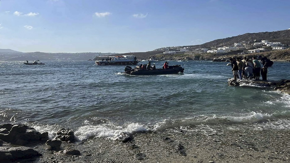 اليونان.. إنقاذ مهاجرين في بحر إيجه