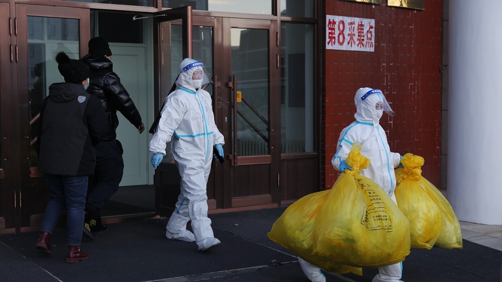 الصين تواجه تراكم كمية هائلة من النفايات الطبية بسبب فحوص كوفيد