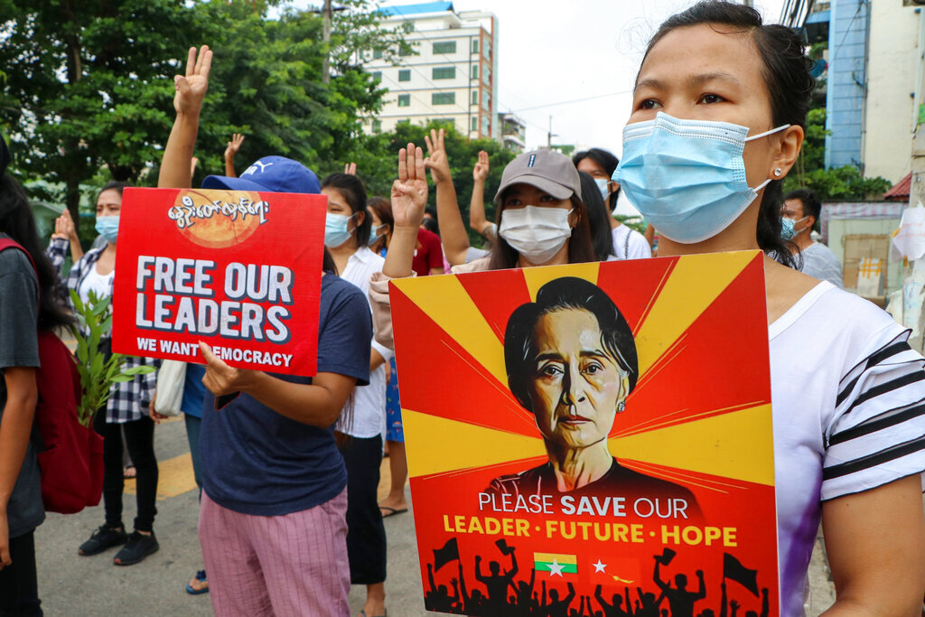 نقل زعيمة ميانمار المخلوعة من موقع سري إلى السجن