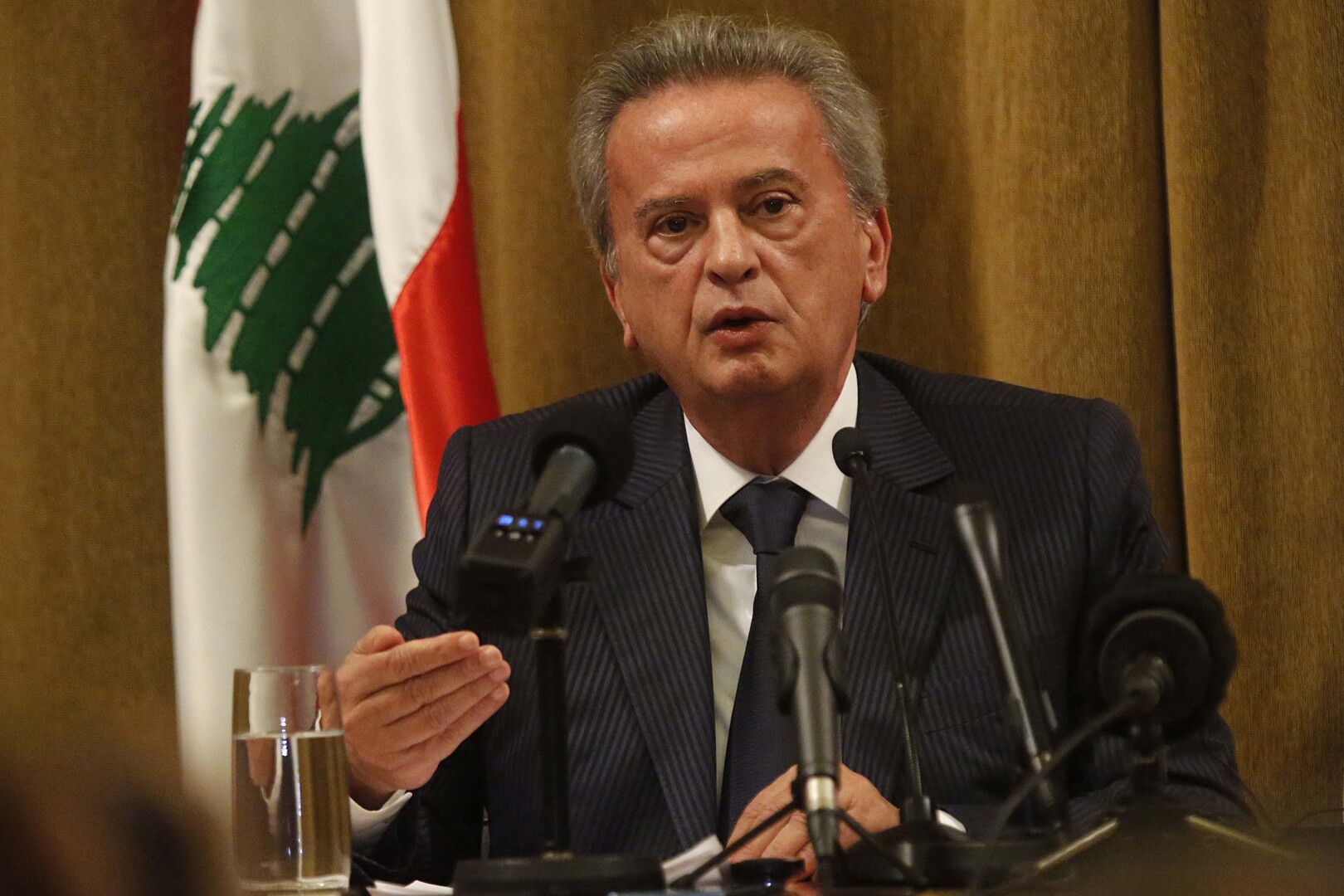 لبنان.. أمن الدولة يداهم منزل حاكم المصرف المركزي رياض سلامة