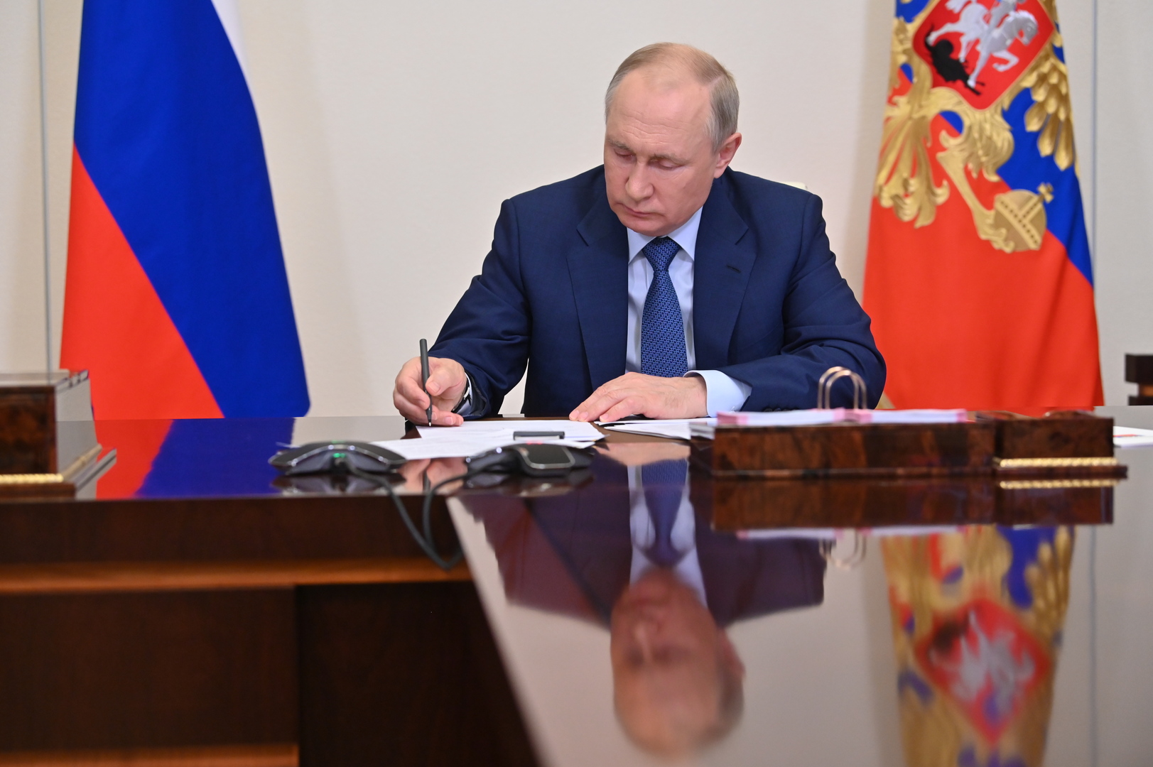 بوتين يوقع مرسوما يتيح سداد سندات دولية بالروبل