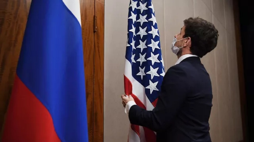 الخارجية الأمريكية: واشنطن مهتمة باستمرار عمل بعثتها الدبلوماسية في موسكو والروسية في واشنطن