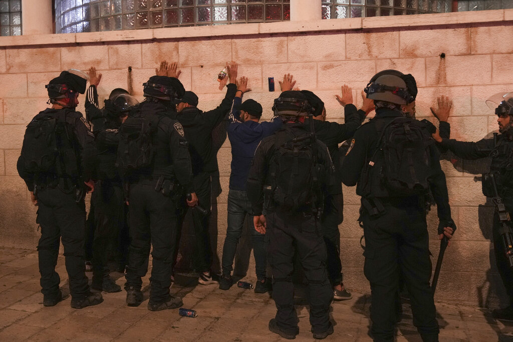 الشرطة الإسرائيلية تحقق مع أكثر من 280 ألف مشتبه بإطار حملتها للحد من دخول مقيمين غير شرعيين