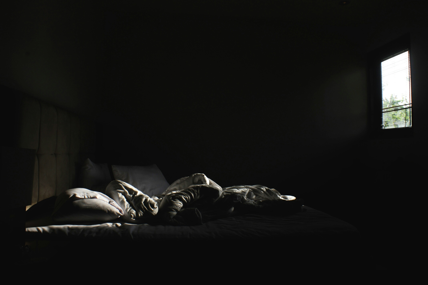 تعرف على فوائد النوم في غرفة مظلمة