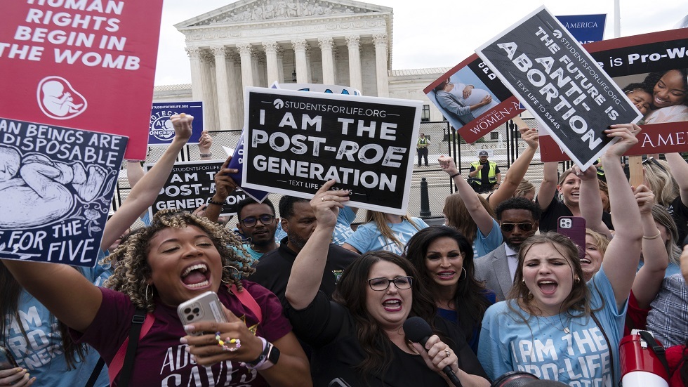 بعد 50 عاما من الحماية.. المحكمة العليا الأمريكية تلغي الحق في الإجهاض