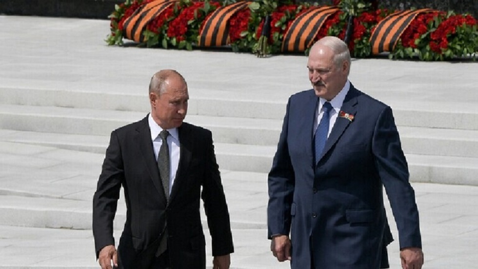 بيسكوف: بوتين لم يتحدث مع لوكاشينكو عن نقل صواريخ نووية إلى مينسك