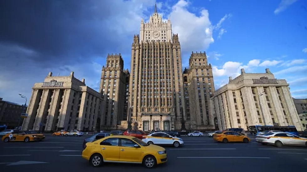 الخارجية الروسية تتعهد بالرد على طرد 70 دبلوماسيا روسيا من بلغاريا