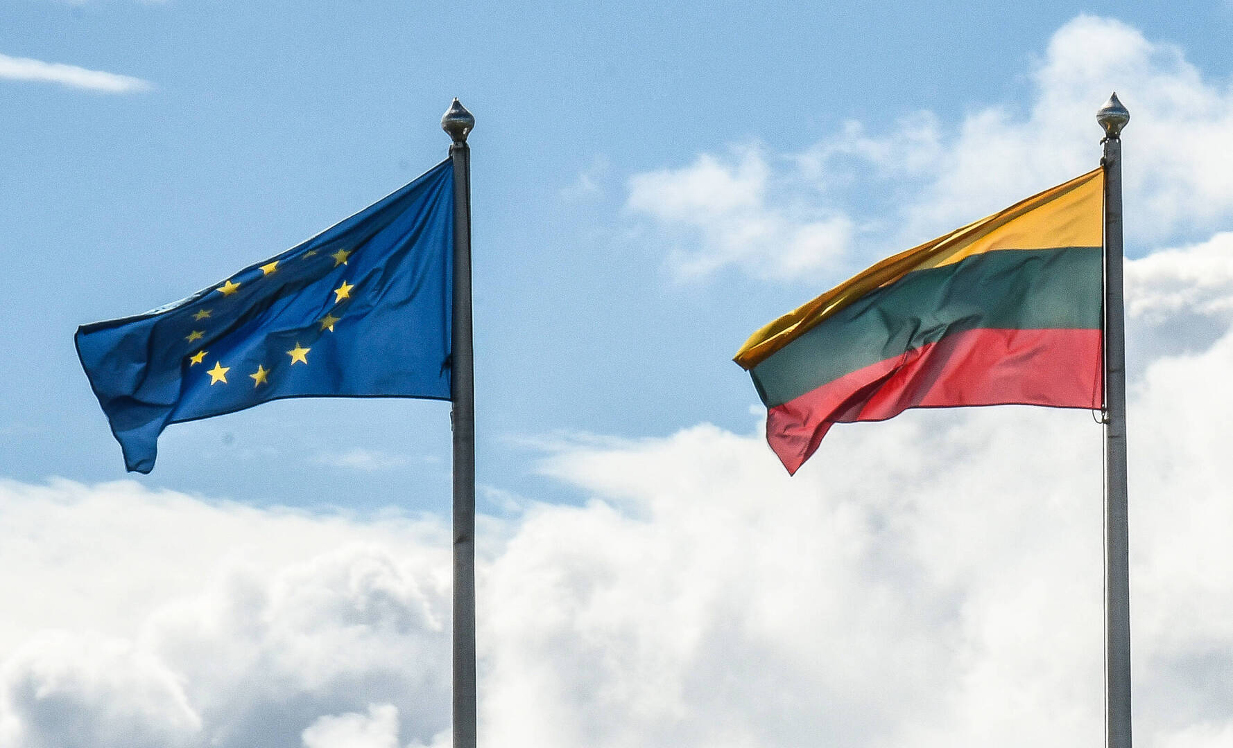القائم بالأعمال الروسي في ليتوانيا: المفوضية الأوروبية لا ترغب في حل قضية الترانزيت إلى كالينينغراد