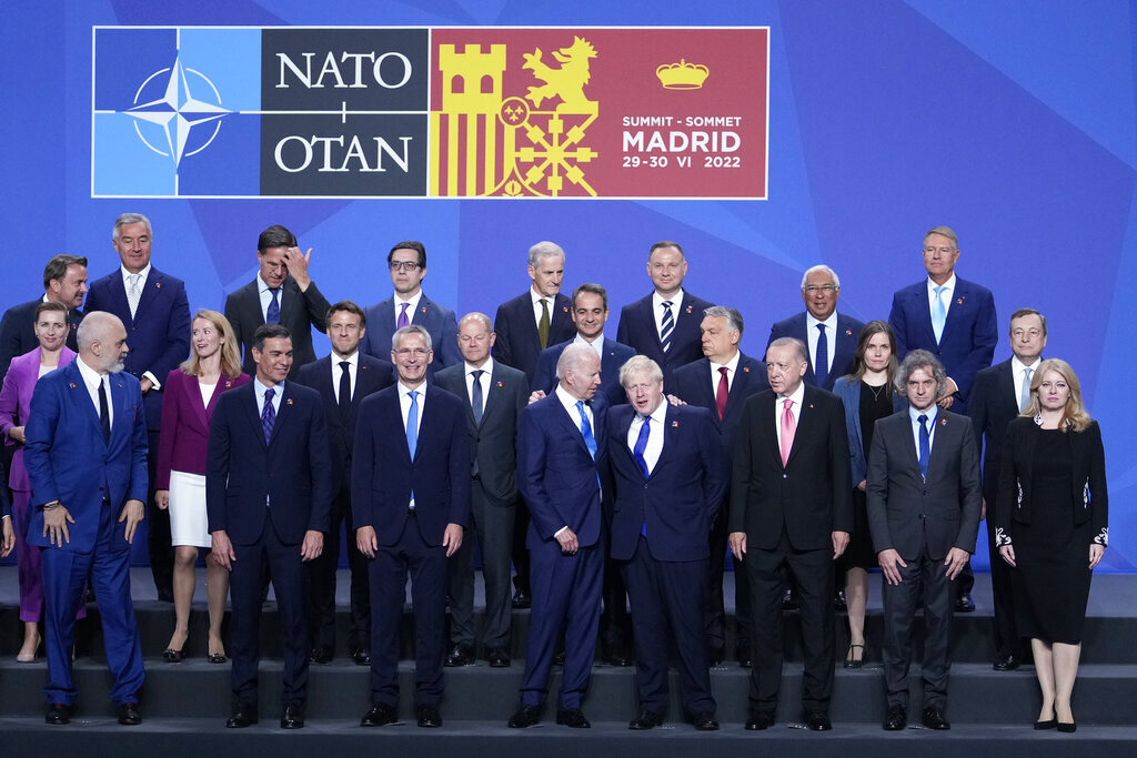 بيان قمة الناتو في مدريد: دول الحلف تتعهد بتقديم المزيد من المساعدات الدفاعية والمالية لأوكرانيا