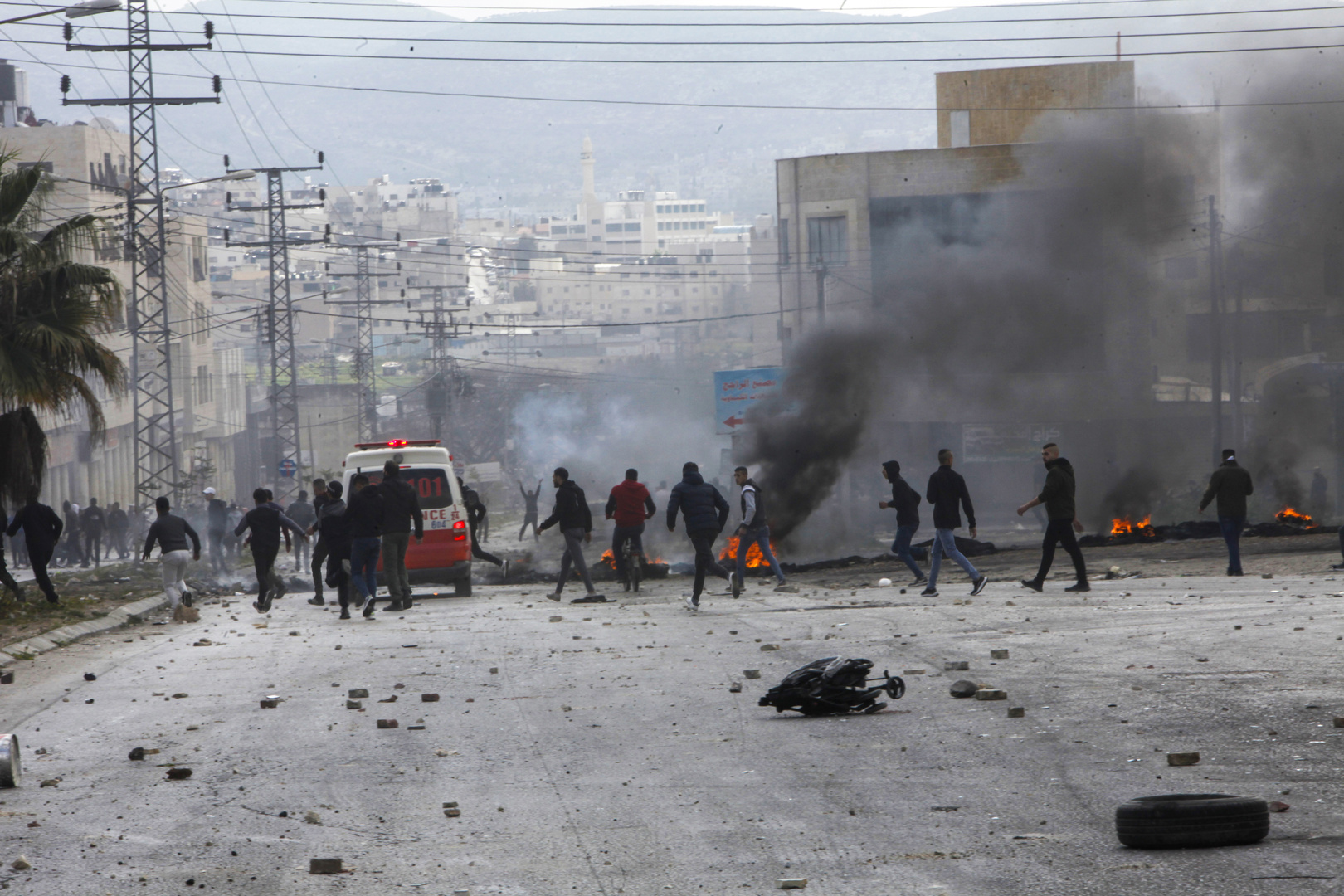 إصابة 22 فلسطينيا بينهم أطفال خلال مواجهات مع الجيش الإسرائيلي في نابلس