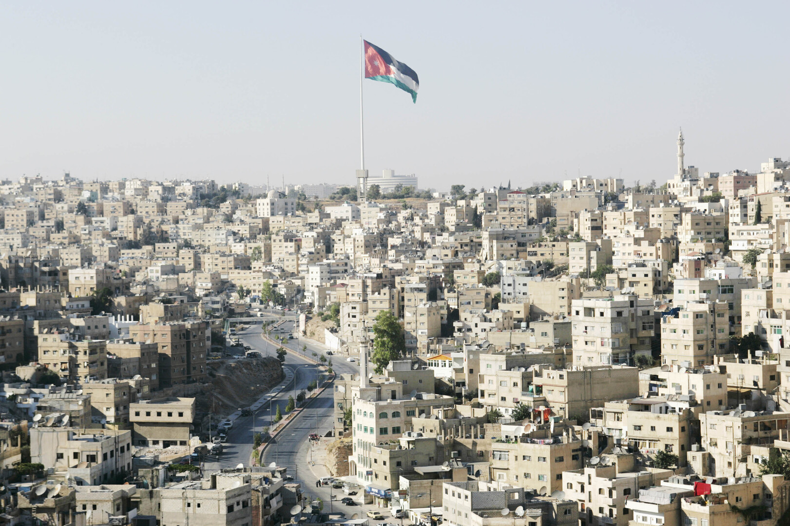 الأردن.. وفاة 3 أشخاص بينهم عنصر دفاع مدني سقطوا في حفرة