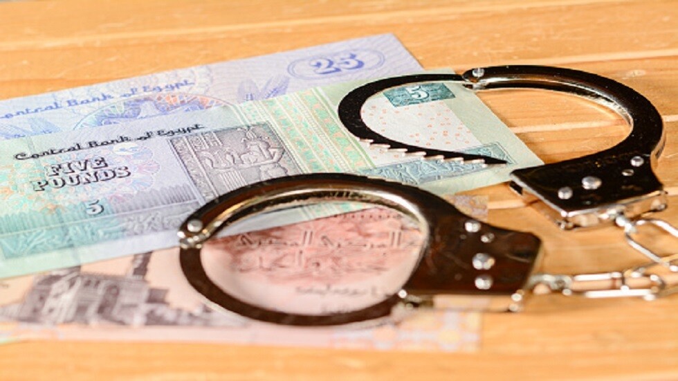 حتى عائلته لم تسلم من شره.. "مستريح جديد" في مصر يجمع 100 مليون جنيه ويهرب بها