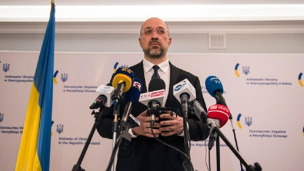 رئيس وزراء أوكرانيا يكشف ما تنفقه الدولة على الجيش شهريا