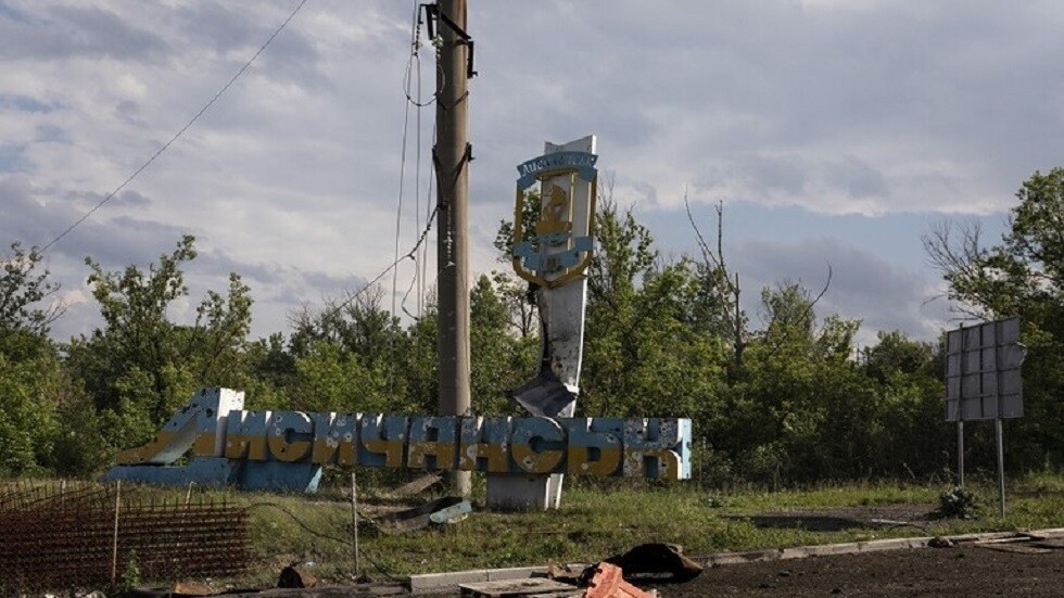 قديروف يعرض متعلقات تركها جنود كييف والمرتزقة في ليسيتشانسك بينها جواز سفر إيطالي - فيديو