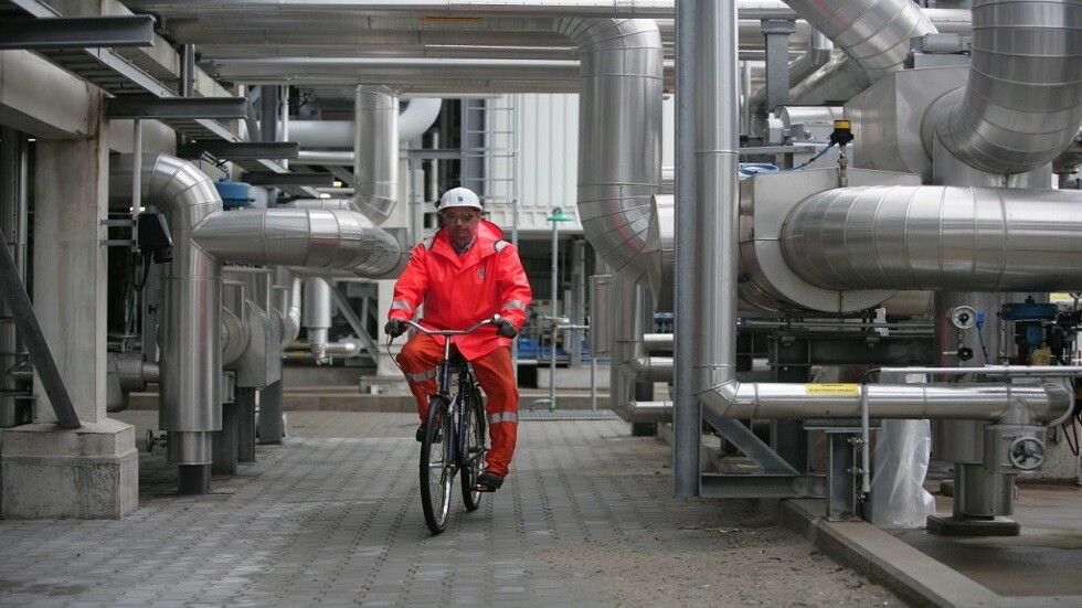 صحيفة: بدون الغاز الروسي سيضطر الألمان لاستخدام مواقد الحطب