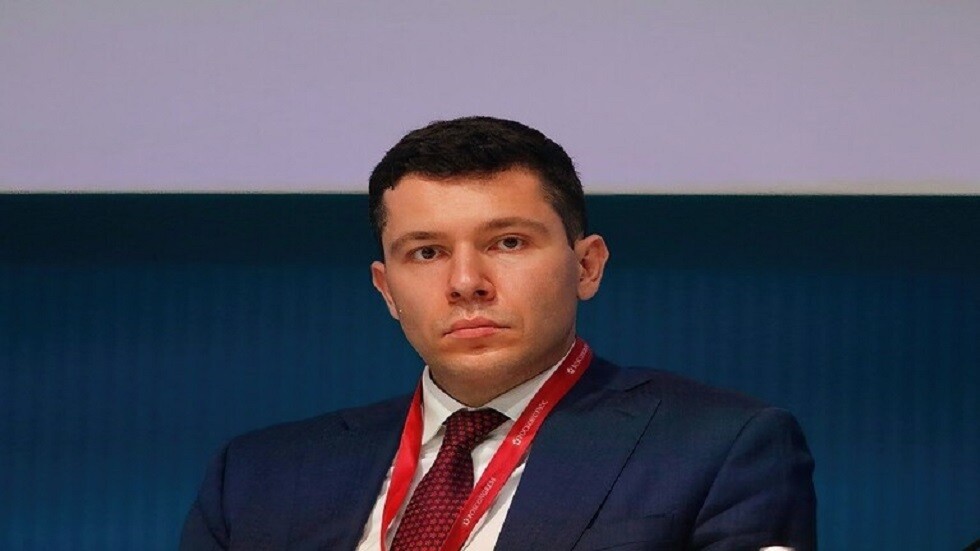 حاكم كالينينغراد يحذر الاتحاد الأوروبي من "رد شديد" على منع الترانزيت