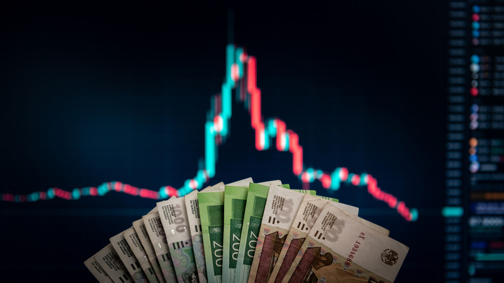 الدولار في بورصة موسكو فوق 57 روبلا لأول مرة في نحو 3 أسابيع