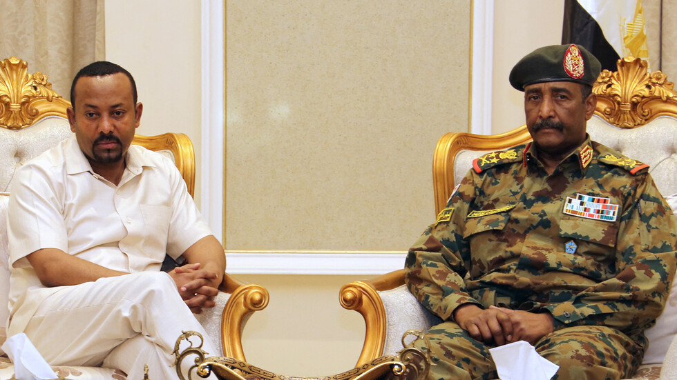 أبي أحمد والبرهان يلتقيان في نيروبي ويؤكدان التزامهما بالحوار لحل القضايا العالقة