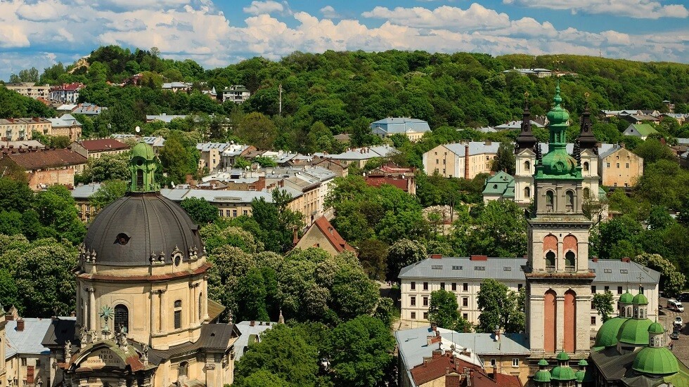 كييف تحظر "أوكرانيا السعيدة" ليرتفع عدد الأحزاب المحظورة إلى 15