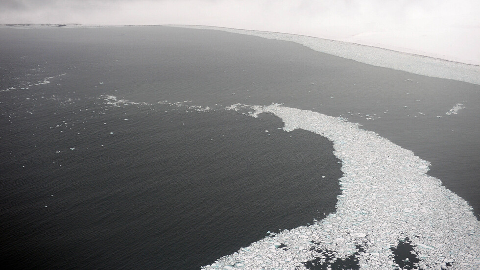 مسؤول روسي: أوصي النرويج بقراءة اتفاقية سفالبارد