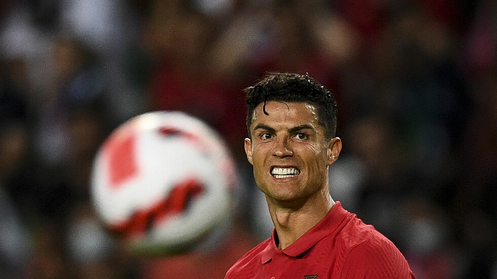 فريق غير متوقع قد يضم رونالدو بسبب وكيله