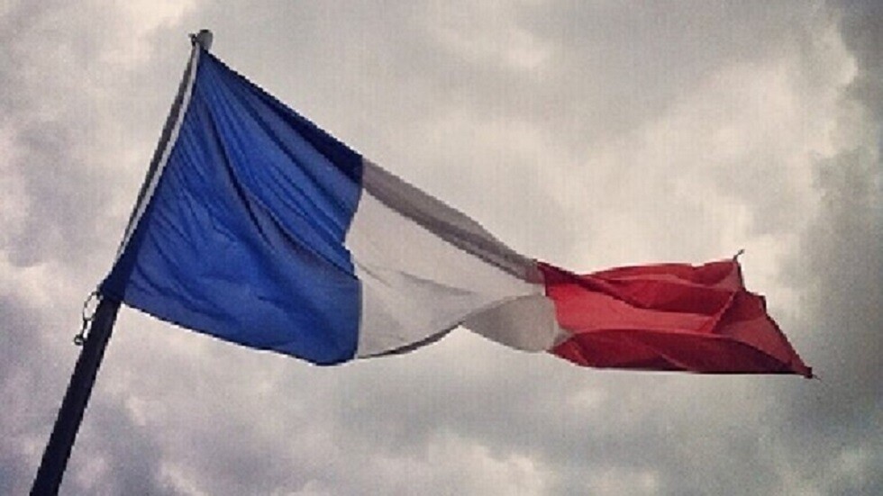 بقضايا تتعلق بتمويل حملة ساركوزي ونجل القذافي.. اتهام 3 فرنسيين برشوة قضاة