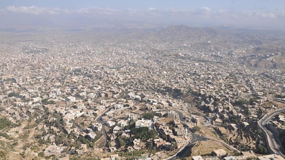 اليمن.. الحوثيون يعلنون فتح طريق الخمسين - الستين بمحافظة تعز من جانب واحد