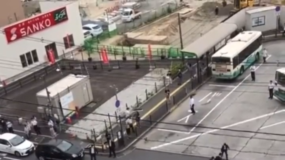 أول المشاهد من مكان تعرض رئيس الوزراء الياباني السابق شينزو آبي لإطلاق نار