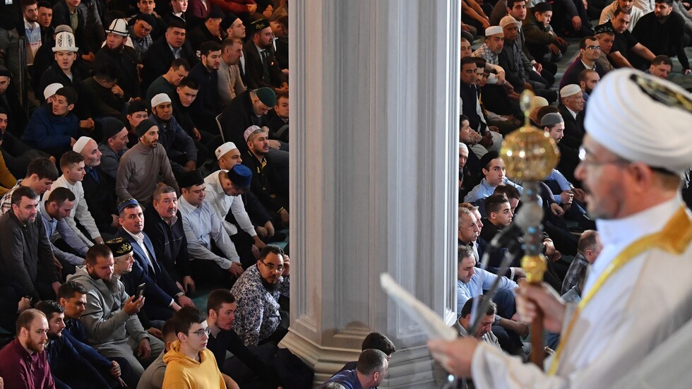 مسلمو روسيا يصلون من أجل السلام وإنقاذ البشرية من النازية