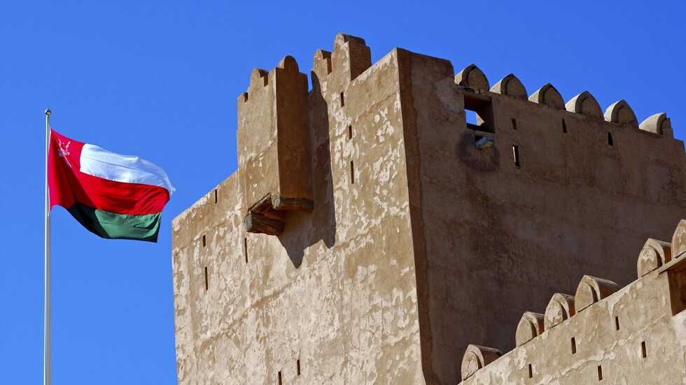 صورة "ساحرة" لصلاة عيد الأضحى في سلطنة عمان تخطف الأنظار (صورة)