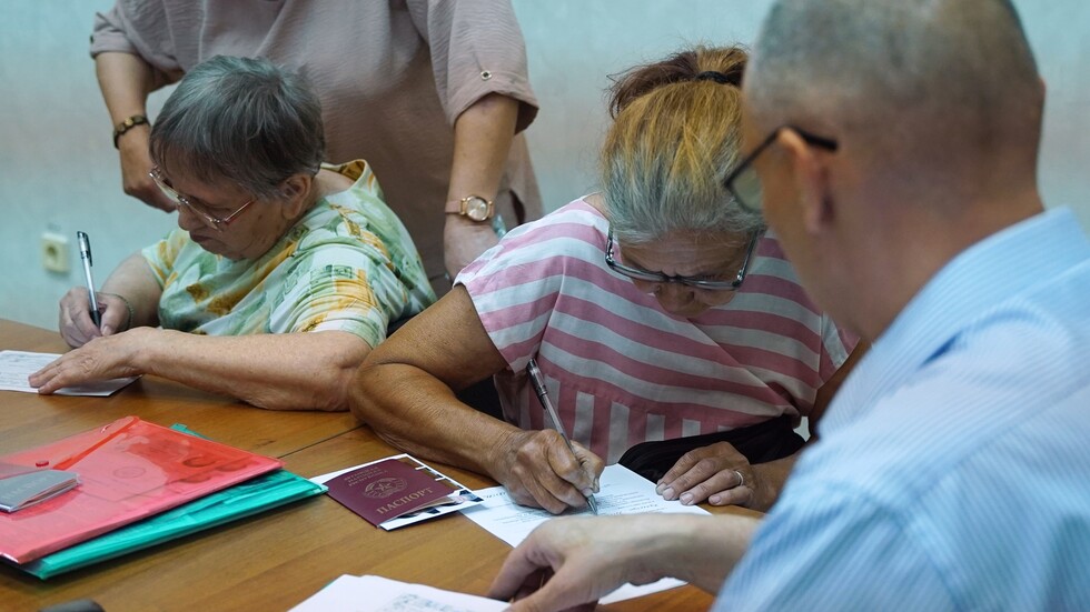 افتتاح نقطة ثانية لإصدار جوازات السفر الروسية في جمهورية لوغانسك