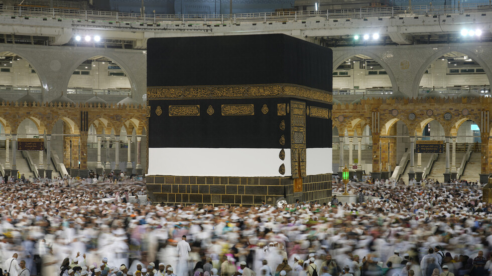 السعودية.. هدية من الملك سلمان للحجاج المغادرين