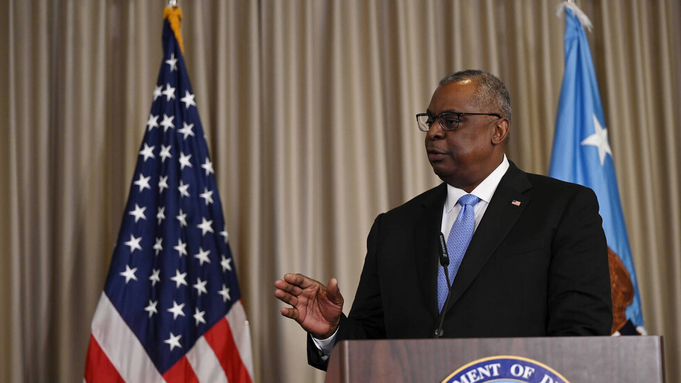 أوستين يبحث مع نظيره الأوكراني تقديم المساعدات العسكرية الجديدة لكييف