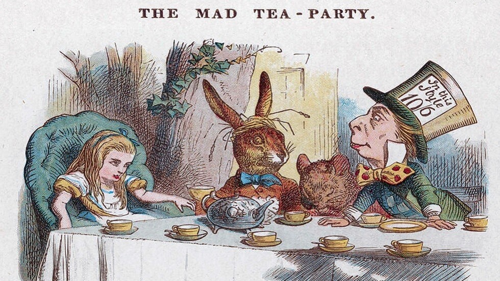 زاخاروفا تصف وضع المرشحين لخلافة جونسون كحفلة الشاي في رواية "أليس في بلاد العجائب"