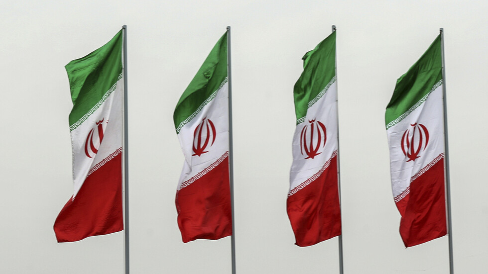 إيران..القبض على عناصر "شبكة إرهابية لها صلة بجماعات "انفصالية تتمركز في كردستان العراق"