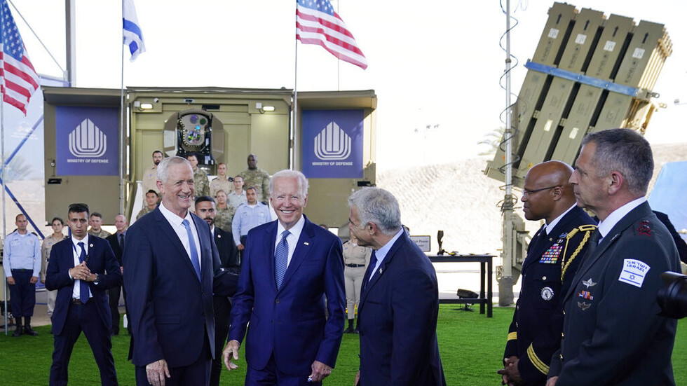 بايدن يتفقد أنظمة الدفاع الصاروخي الإسرائيلية المتطورة
