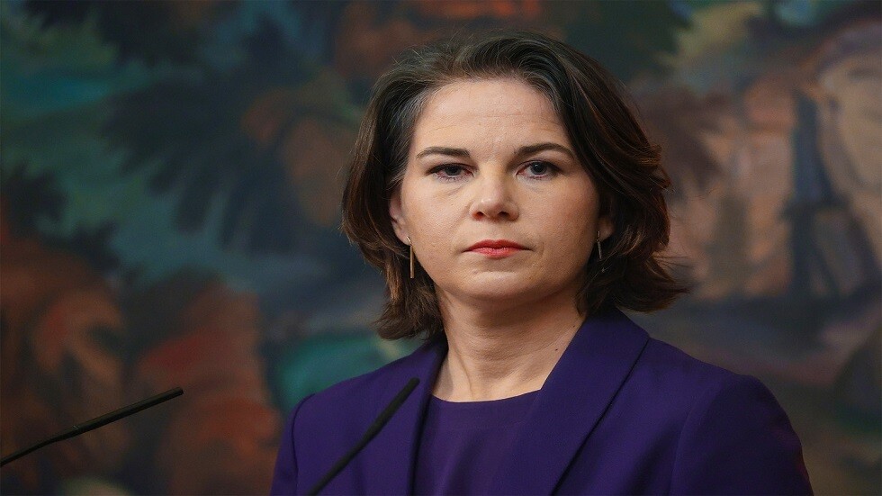 بيربوك تستبعد تخفيف العقوبات ضد روسيا