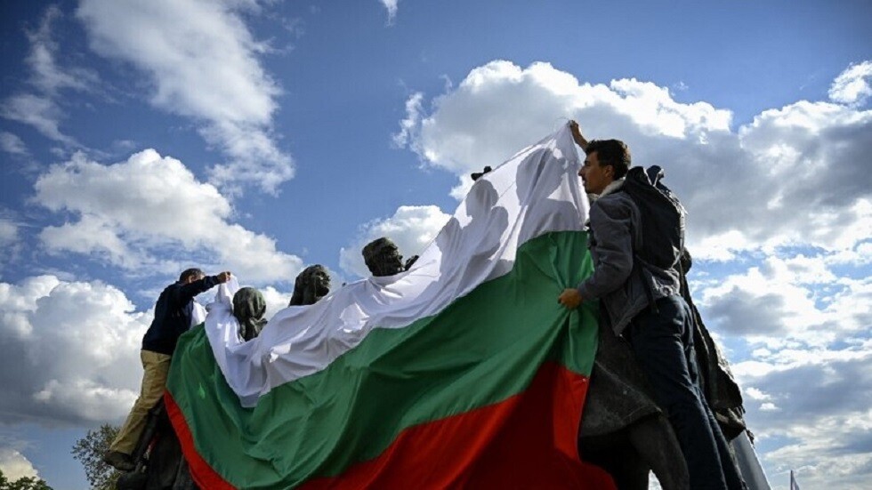 بروفيسور أمريكي: العقوبات ضد روسيا مقبرة سياسية لزعماء أوروبا