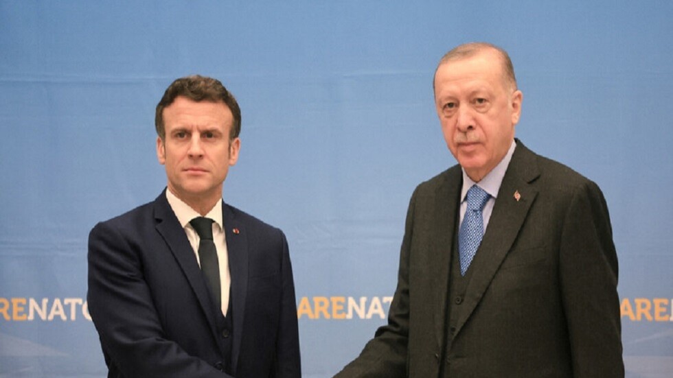 أردوغان وماكرون يبحثان آلية تصدير الحبوب الأوكرانية