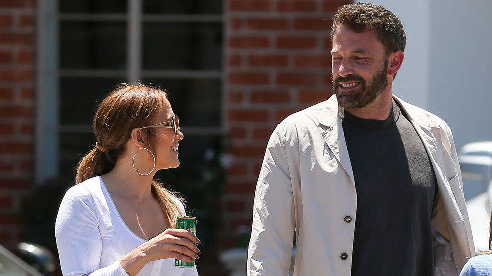 على طريقة المراهقين.. جنيفير لوبيز وبن أفليك رسميا زوجة وزوج