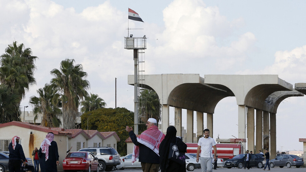 "سانا": السلطات السورية في درعا تحبط عملية تهريب كمية من الكبتاغون إلى الأردن (صورة)