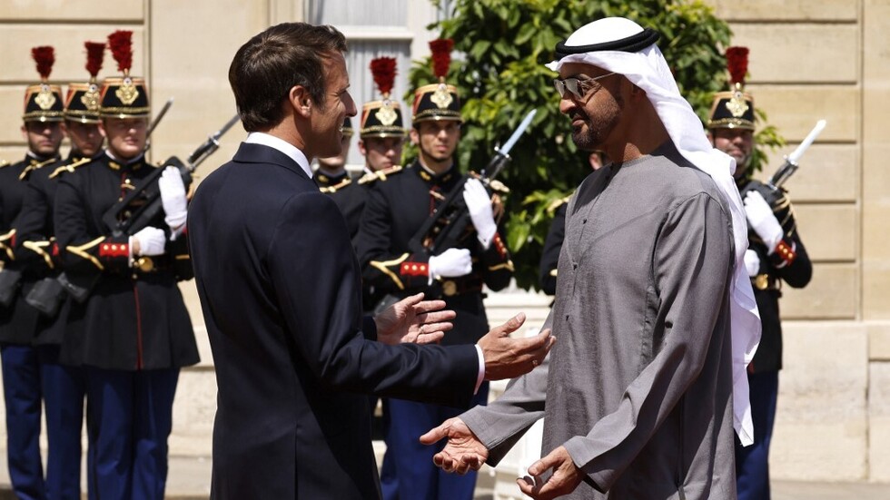 ماكرون يستقبل الرئيس الإماراتي