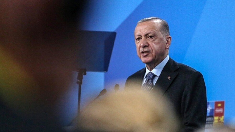 الرئيس التركي يهدد مجددا بعرقلة انضمام السويد وفنلندا للناتو
