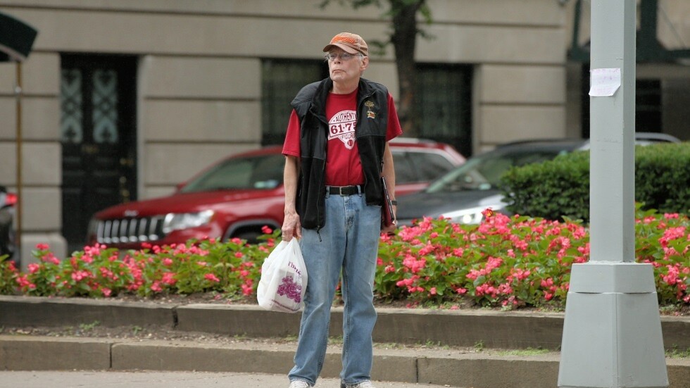 ستيفن كينغ يعد بتلفيق قصة حول