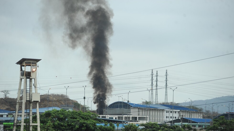 مقتل 13 سجينا في عراك في سجن بالإكوادور